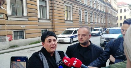 MAJKA NADIN SMAJLOVIĆ NAKON ODLUKE OPĆINSKOG SUDA: Ljudi bez diplome nam sude hoćemo li spašavati svoju djecu