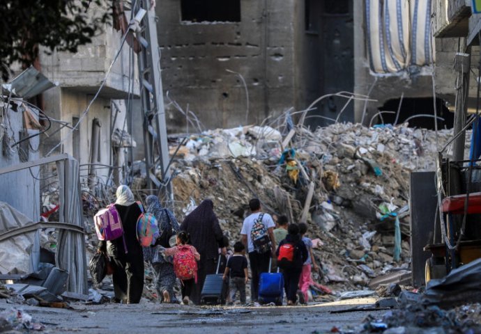 Ratne zločine počinili i Izrael i Hamas, kaže komesar UN za ljudska prava