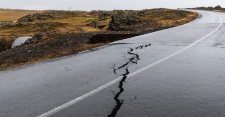 Dramatično: Za samo nekoliko sati 900 potresa na Islandu, popucale ceste, zgrade… (FOTO)