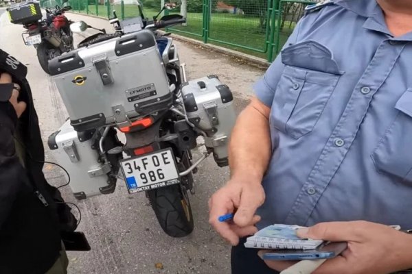 Strani turisti snimili policajca u Jablanici kako uzima 20 eura mita (POGLEDAJTE VIDEO)