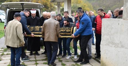 NEIZMJERNA TUGA: Veliki broj Goraždana klanjao dženazu Emiri Maslan