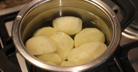OVO JE RECEPT ZA NAJUKUSNIJI KROMPIR U KAPUTU KOJI STE DO SADA SPREMALI: Naši stari su samo ovo JELI za VELERU