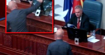 INCIDENT U SKUPŠTINI U SKOPLJU! Poslanici napravili HAOS zbog amandmana - Pobacao dokumenta, pa RAZVALIO KOMPJUTER (VIDEO)