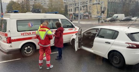 Saobraćajna nesreća u Sarajevu: Sudarili se kola Hitne pomoć i automobil