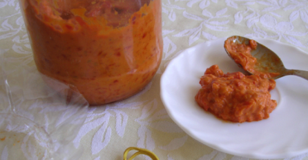 AJVAR ZA SAT VREMENA: Napravite ga BEZ PEČENJA paprika I ČIŠĆENJA ljuske u svom stanu, brzo i jednostavno
