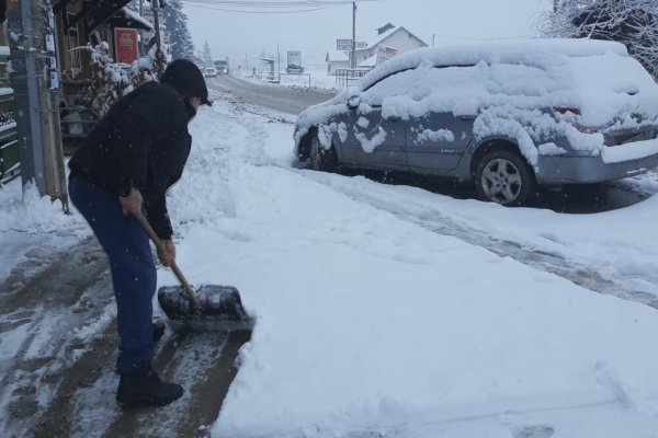 U PET SRPSKIH OPŠTINA PROGLAŠENA VANREDNA SITUACIJA: 600 stanovnika odsječeno, snijeg napravio HAVARIJU