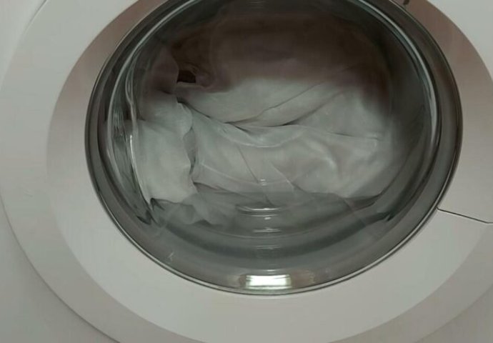 Veš izlazi iz mašine kao ispeglan: Samo stavite 1 stvarčicu u bubanj tokom pranja i gledajte magiju