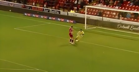 Igrala se 91. minuta, bilo je 0:0: POGLEDAJTE ŠTA JE TADA URADIO GOLMAN