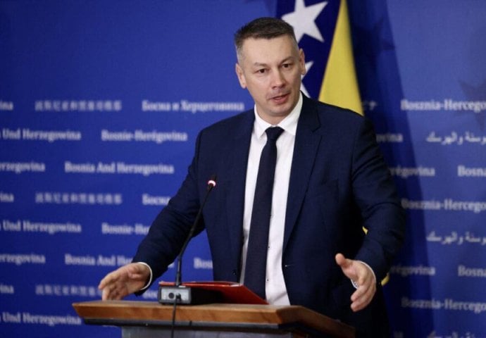 Nakon Dodika i Nešić prijeti otcjepljenjem: "Ako Schmidt pređe 'crvenu liniju' idemo u disoluciju"