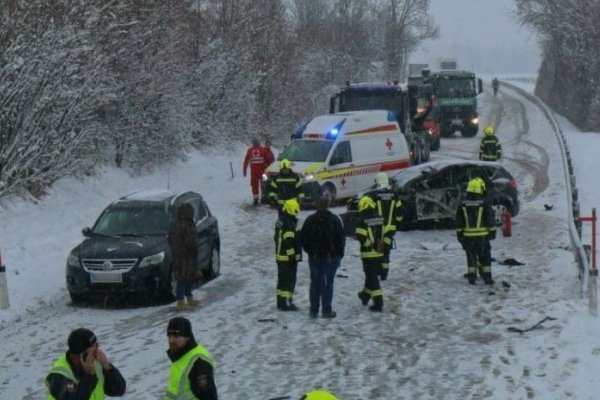 Kamiondžija iz BiH proklizao i izazvao lančani sudar u Austriji: Ima i povrijeđenih