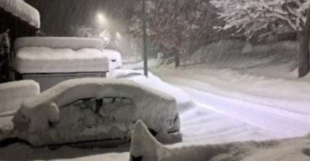 PALA HRPA SNIJEGA U NJEMAČKOJ, otkazani letovi: Pogledajte prizore sa ulica, oglasili se meteorolozi