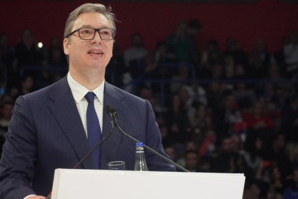 Vučić pred hiljadama ljudi poručio: Pristojna Srbija hoće da gleda u budućnost