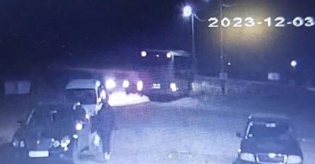 ZA RUBRIKU VJEROVALI ILI NE: Na parkingu u Prijedoru ukrali autobus pa sletili u jarak (POGLEDAJTE VIDEO)