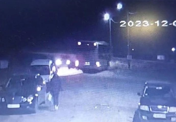 ZA RUBRIKU VJEROVALI ILI NE: Na parkingu u Prijedoru ukrali autobus pa sletili u jarak (POGLEDAJTE VIDEO)