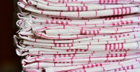 Kad god želi da izbijeli krpe, ubaci ovaj 1 sastojak u veš mašinu: Nakon pranja su kao nove