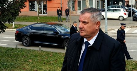 Višković: Vlada nastavlja da pomaže opštine, šta treba da ja vozim autobus, mogu i to! (VIDEO)