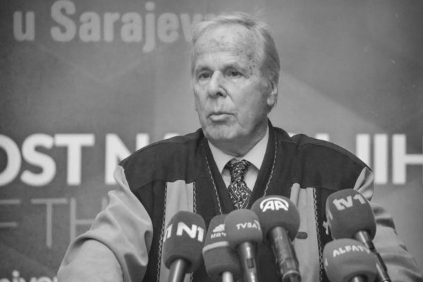 U Sarajevu preminuo prof. dr Ismet Dizdarević