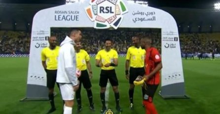 GDJE SI KRENUO, DOĐI OVAMO: Protivnik se izgubio pred Ronaldom (VIDEO)