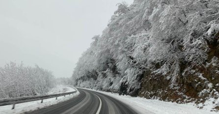 BIHAMK: Ledena kiša na dionicama širom BiH, vozači se pozivaju na maksimalan oprez