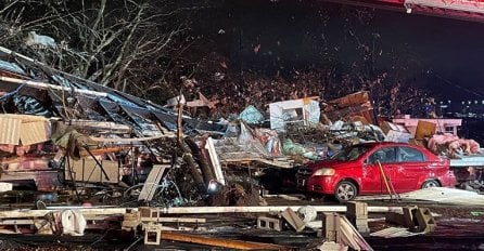 STRAŠNI PRIZORI U AMERICI-TORNADO OSTAVLJA PUSTOŠ ZA SOBOM: Najmanje 6 mrtvih, više od 30 povrijeđeno (VIDEO)