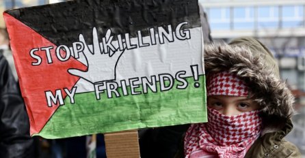 Protestni skup u znak podrške palestinskom narodu u Sarajevu (FOTO)