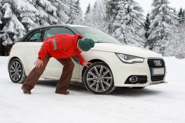 Jednostavni trikovi kojima ćete zaštiti svoj automobil zimi