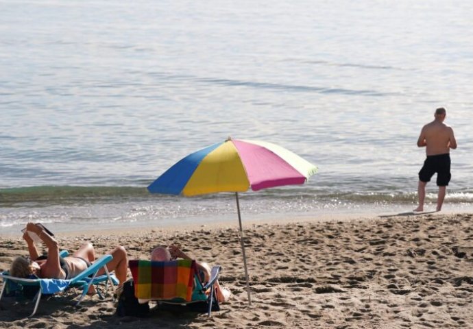 Decembar je, a plaže su pune, živa se popela na gotovo 30° C! Ne, ovo nije Bali, ovo je Mediteran