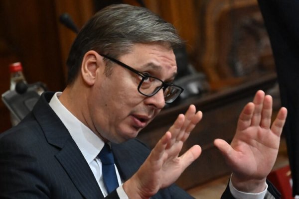 Srbija u nedjelju izlazi na izbore: Vučić od svojih pristaša traži “apsolutnu pobjedu”