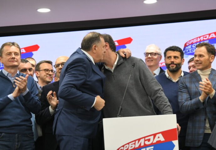 DODIK ČESTITAO VUČIĆU: Evo šta mu je poručio