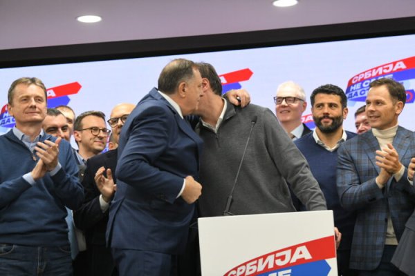 DODIK ČESTITAO VUČIĆU: Evo šta mu je poručio