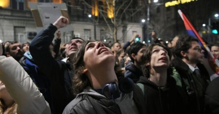 NEREDI NA PROTESTIMA U BEOGRADU: Lideri opozicije idu u štrajk glađu