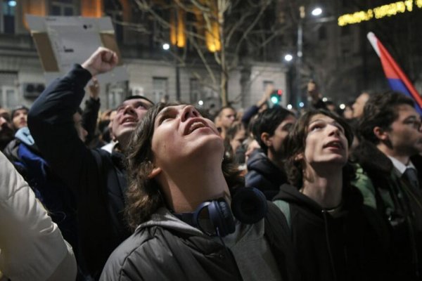 NEREDI NA PROTESTIMA U BEOGRADU: Lideri opozicije idu u štrajk glađu