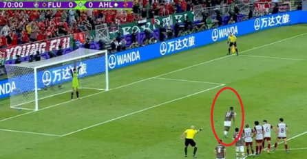 PA ŠTA JE OVO BILO?! Svi pričaju o najčudnijem zaletu ikad viđenom u fudbalu (VIDEO) 