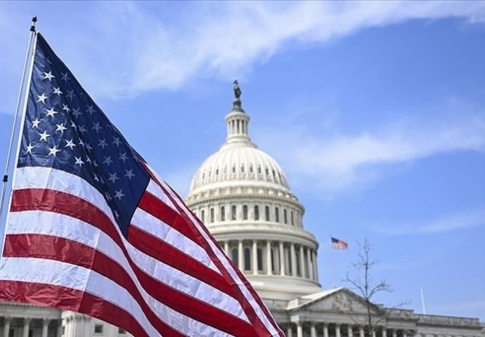 SAD: Uspostavljena multinacionalna misija protiv napada Huta na brodove u Crvenom moru