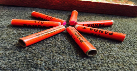 MUP KS: Za upotrebu pirotehničkih sredstava kazne od 300 do 1.200 KM