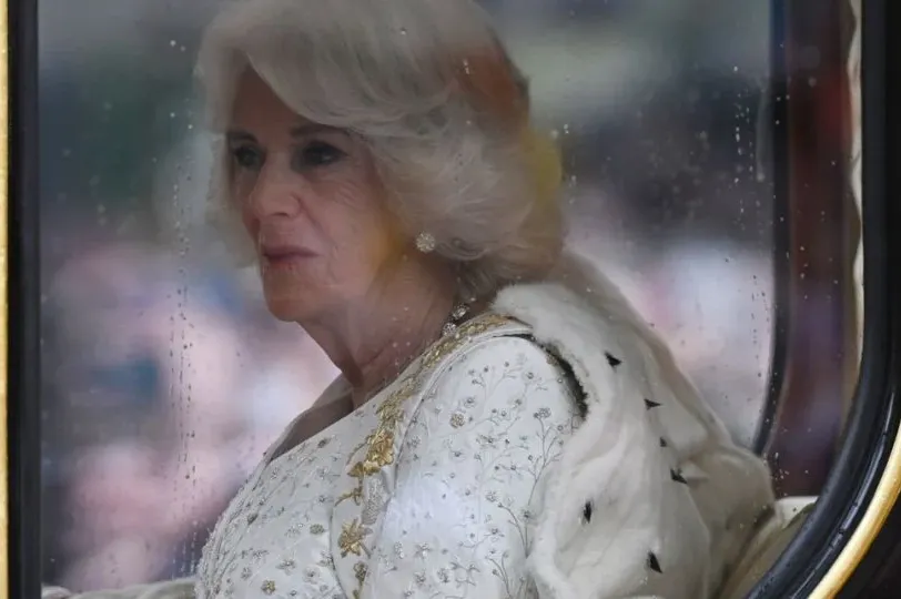 OVO NIKO NIJE OČEKIVAO: Kraljica Camilla kreće stopama Meghan Markle