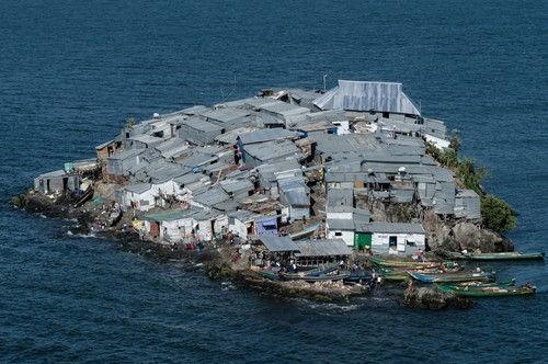 Četiri kafića, javna kuća i ljekarna: Je li ovo najnaseljeniji otok na svijetu?