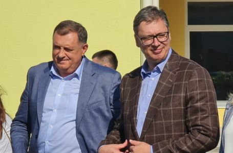 Vučić čestitao Dodiku neustavni dan RS: "Teška vremena iza nas, doba velikih izazova tek dolaze"