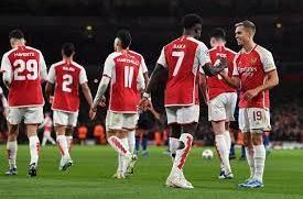 NIJE SE VRATIO NA ČELO PREMIERSHIPA: Arsenal u kontroverznoj utakmici poražen od West Hama