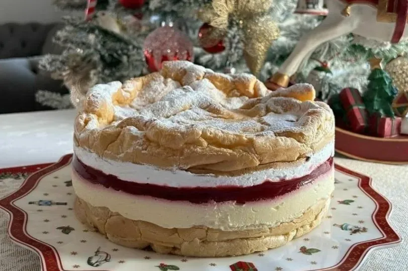 Savršena torta za doček Nove godine: Izgleda spektakularno, a lagana je i kremasta