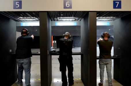 U Kaliforniji stupa na snagu zakon koji zabranjuje nošenje vatrenog oružja