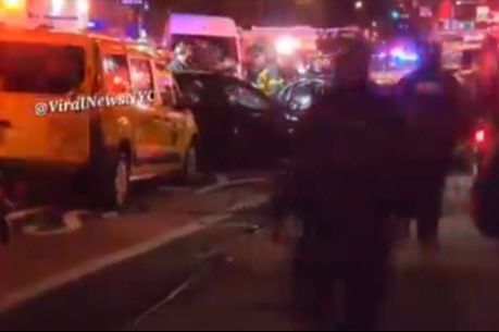 Horor u Njujorku: Uletio automobilom u masu ljudi na proslavi Nove godine, ima povrijeđenih