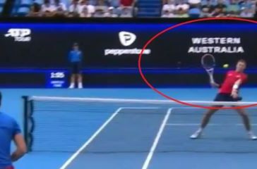 Teniser iz Srbije sam sebe napucao u glavu lopticom, pa se trenerima žalio zbog jedne stvari (VIDEO)