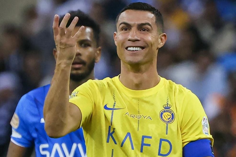 KRISTIJANO DIJELI ŠAKOM I KAPOM:Ronaldo ZAPREPASTIO čuvenog pjevača- NEĆE VAM BITI DOBRO KAD VIDITE