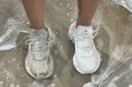 Otkrila jednostavan trik za čišćenje bijelih patika – LJUDI KAŽU DA JE GENIJALAN (VIDEO)
