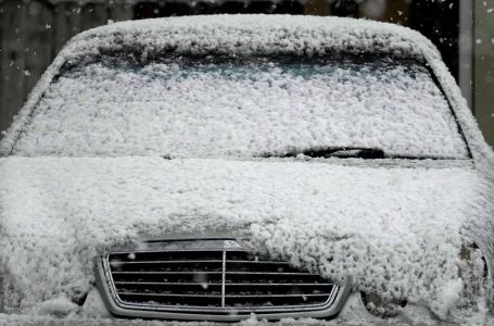 Kako da riješite problem zaleđenih stakala, retrovizora i brava