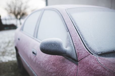 ČIM UĐETE, PALITE GRIJANJE? Velika pogreška! Evo kako ćete najbrže ugrijati auto