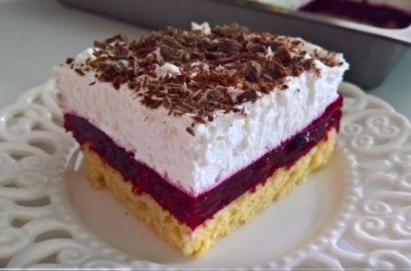 ŠUMSKA PRIČA: Mnogi se kunu da je ovo najbolji voćni kolač (RECEPT)