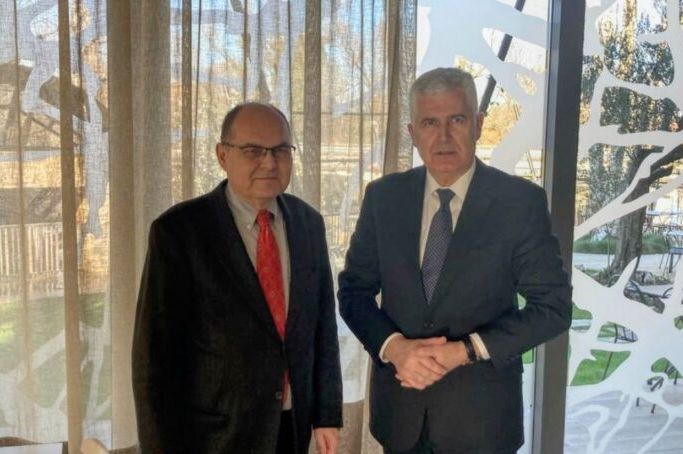 Schmidt se sastao sa Čovićem, poznato o čemu su razgovarali