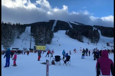 Velike gužve na Bjelašnici: Turisti i građani BiH uživaju u zimskim čarima olimpijske ljepotice